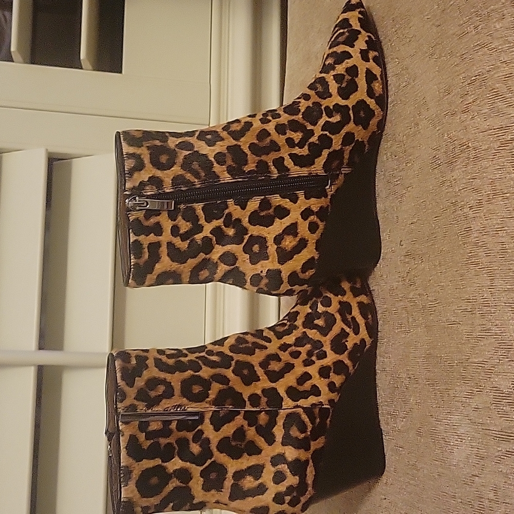 Franco  Sarto Calf Skin wedge booties. 🆕 Size 6 1/2 🔥
